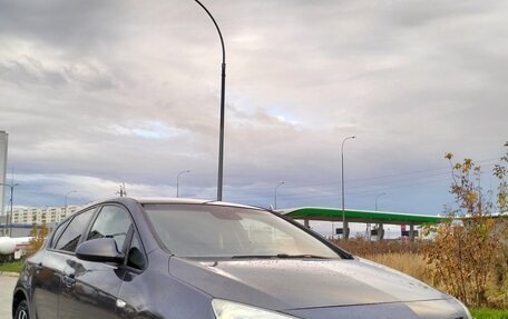 Opel Astra J, 2011 год, 643 000 рублей, 2 фотография