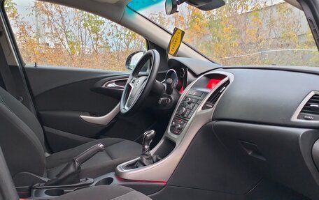 Opel Astra J, 2011 год, 643 000 рублей, 9 фотография
