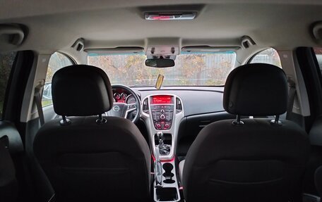 Opel Astra J, 2011 год, 643 000 рублей, 8 фотография