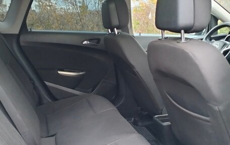 Opel Astra J, 2011 год, 643 000 рублей, 10 фотография