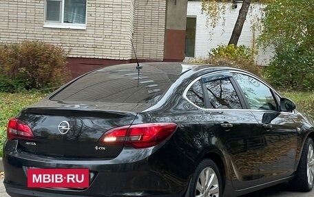 Opel Astra J, 2013 год, 870 000 рублей, 2 фотография
