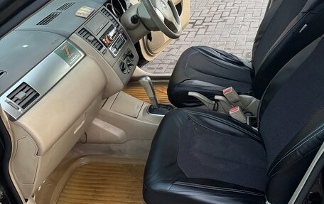 Nissan Tiida, 2004 год, 450 000 рублей, 11 фотография