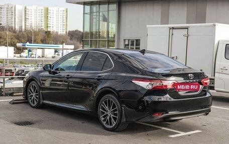 Toyota Camry, 2021 год, 3 498 000 рублей, 4 фотография