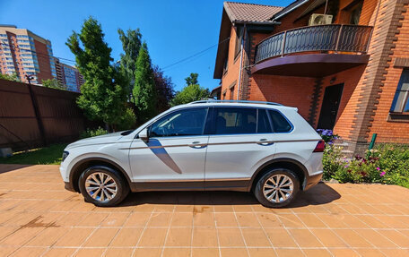Volkswagen Tiguan II, 2018 год, 2 200 000 рублей, 1 фотография