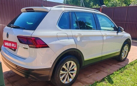 Volkswagen Tiguan II, 2018 год, 2 200 000 рублей, 3 фотография