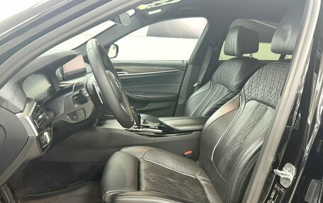 BMW 5 серия, 2019 год, 4 580 000 рублей, 8 фотография