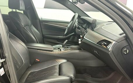 BMW 5 серия, 2019 год, 4 580 000 рублей, 31 фотография