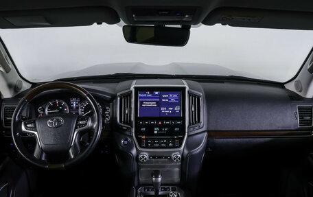 Toyota Land Cruiser 200, 2019 год, 6 156 000 рублей, 14 фотография