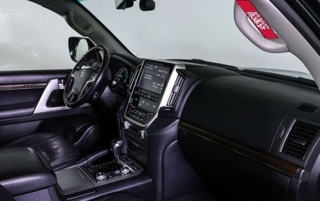 Toyota Land Cruiser 200, 2019 год, 6 156 000 рублей, 10 фотография