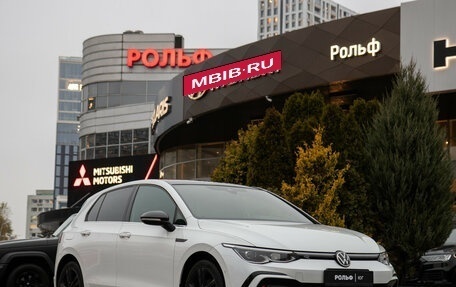 Volkswagen Golf VIII, 2021 год, 2 418 000 рублей, 2 фотография