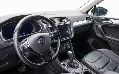 Volkswagen Tiguan II, 2018 год, 3 062 000 рублей, 9 фотография