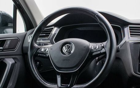 Volkswagen Tiguan II, 2018 год, 3 062 000 рублей, 15 фотография