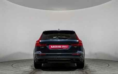 Volvo V60 Cross Country II, 2020 год, 3 890 000 рублей, 6 фотография