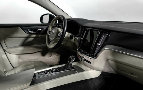 Volvo V60 Cross Country II, 2020 год, 3 890 000 рублей, 14 фотография