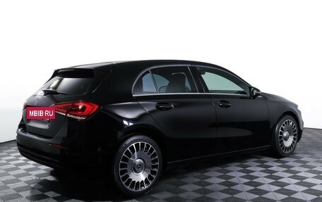 Mercedes-Benz A-Класс, 2019 год, 1 826 000 рублей, 5 фотография
