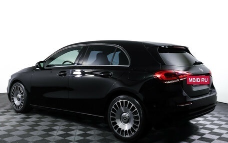 Mercedes-Benz A-Класс, 2019 год, 1 826 000 рублей, 7 фотография
