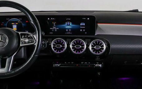 Mercedes-Benz A-Класс, 2019 год, 1 826 000 рублей, 13 фотография
