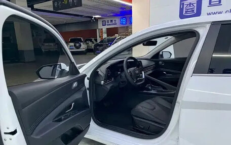 Hyundai Elantra, 2023 год, 1 218 000 рублей, 8 фотография