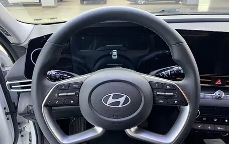Hyundai Elantra, 2023 год, 1 218 000 рублей, 10 фотография