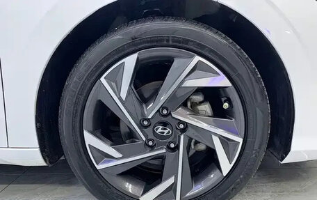 Hyundai Elantra, 2023 год, 1 218 000 рублей, 22 фотография