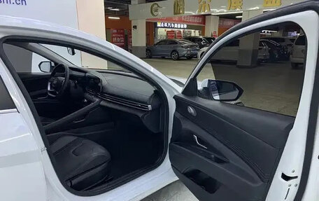 Hyundai Elantra, 2023 год, 1 218 000 рублей, 21 фотография