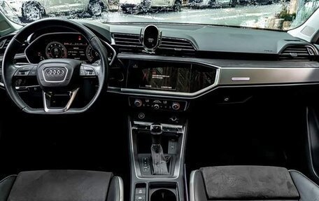 Audi Q3, 2022 год, 2 490 000 рублей, 5 фотография