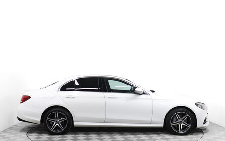 Mercedes-Benz E-Класс, 2019 год, 3 648 000 рублей, 4 фотография