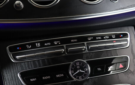 Mercedes-Benz E-Класс, 2019 год, 3 648 000 рублей, 22 фотография