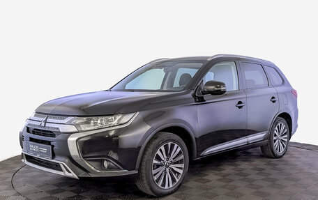 Mitsubishi Outlander III рестайлинг 3, 2019 год, 1 870 000 рублей, 1 фотография