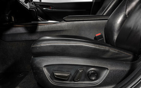 Toyota Camry, 2019 год, 2 450 000 рублей, 13 фотография