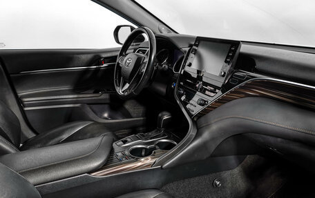 Toyota Camry, 2019 год, 2 450 000 рублей, 15 фотография