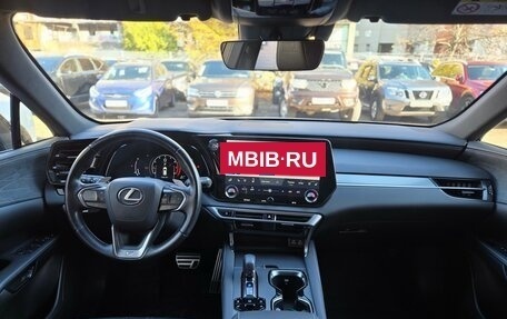 Lexus RX IV рестайлинг, 2022 год, 6 989 000 рублей, 8 фотография