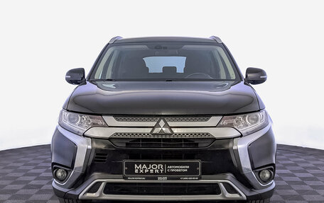 Mitsubishi Outlander III рестайлинг 3, 2019 год, 1 870 000 рублей, 2 фотография