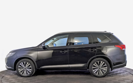 Mitsubishi Outlander III рестайлинг 3, 2019 год, 1 870 000 рублей, 8 фотография