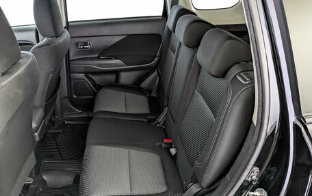 Mitsubishi Outlander III рестайлинг 3, 2019 год, 1 870 000 рублей, 18 фотография