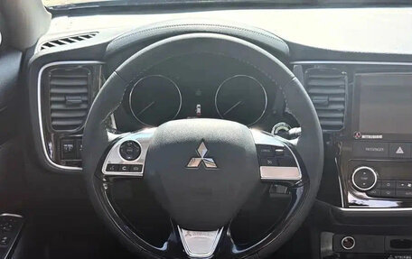 Mitsubishi Outlander III рестайлинг 3, 2021 год, 1 912 008 рублей, 12 фотография