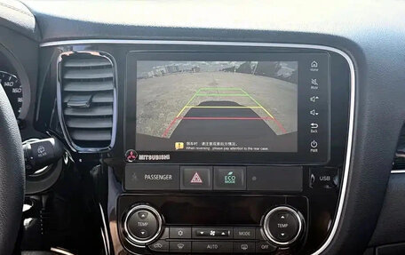 Mitsubishi Outlander III рестайлинг 3, 2021 год, 1 912 008 рублей, 13 фотография
