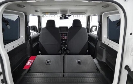Suzuki Jimny, 2024 год, 1 370 000 рублей, 15 фотография