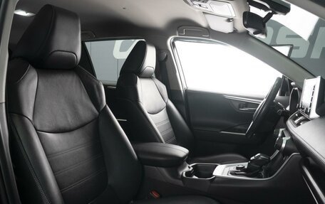 Toyota RAV4, 2021 год, 3 870 000 рублей, 9 фотография