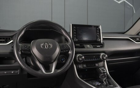 Toyota RAV4, 2021 год, 3 870 000 рублей, 7 фотография