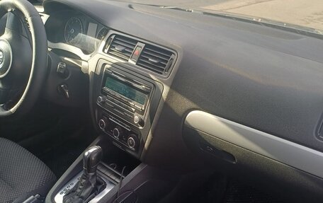 Volkswagen Jetta VII, 2011 год, 799 000 рублей, 8 фотография