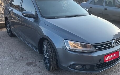 Volkswagen Jetta VII, 2011 год, 799 000 рублей, 2 фотография