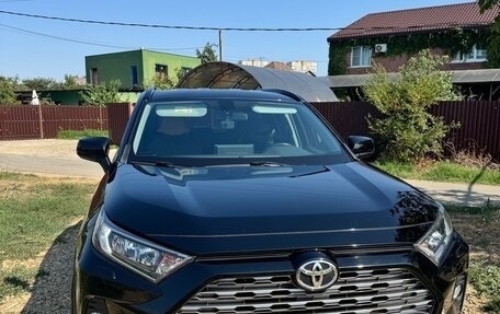 Toyota RAV4, 2019 год, 3 100 000 рублей, 2 фотография
