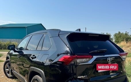 Toyota RAV4, 2019 год, 3 100 000 рублей, 5 фотография