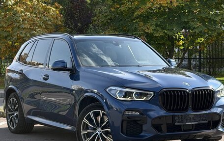 BMW X5, 2019 год, 5 300 000 рублей, 2 фотография