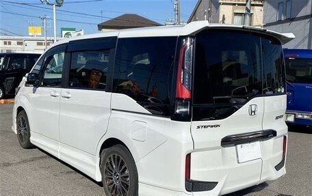 Honda Stepwgn IV рестайлинг, 2020 год, 1 885 000 рублей, 6 фотография