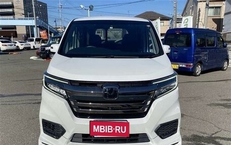 Honda Stepwgn IV рестайлинг, 2020 год, 1 885 000 рублей, 2 фотография