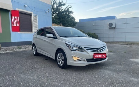 Hyundai Solaris II рестайлинг, 2015 год, 890 000 рублей, 1 фотография