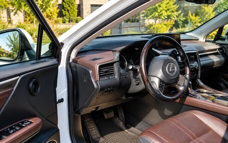 Lexus RX IV рестайлинг, 2019 год, 4 400 000 рублей, 4 фотография