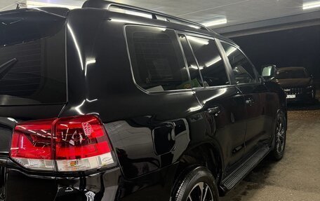 Toyota Land Cruiser 200, 2018 год, 4 900 000 рублей, 3 фотография